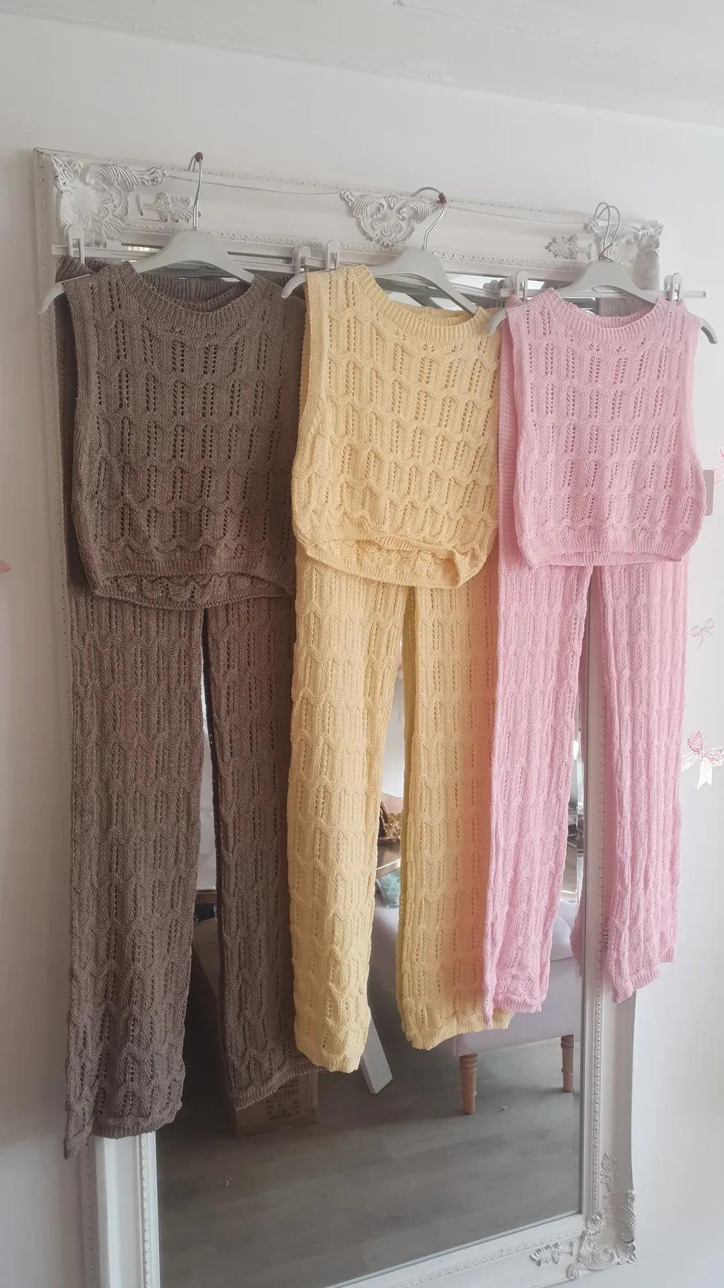£30 ,3 colur sets