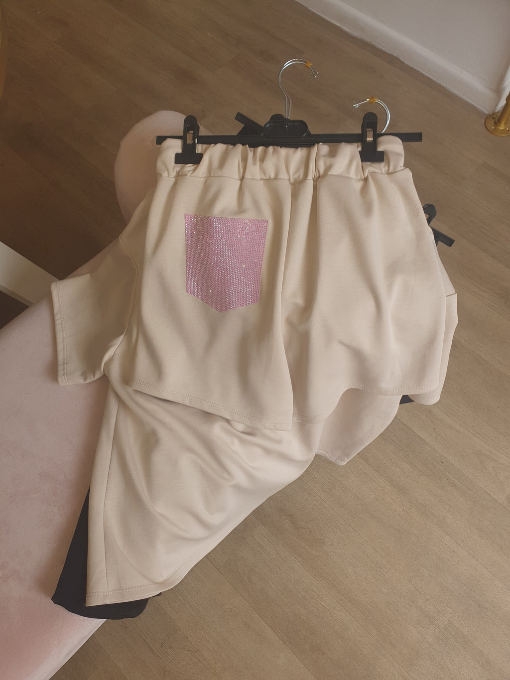 Cazzy sets £40