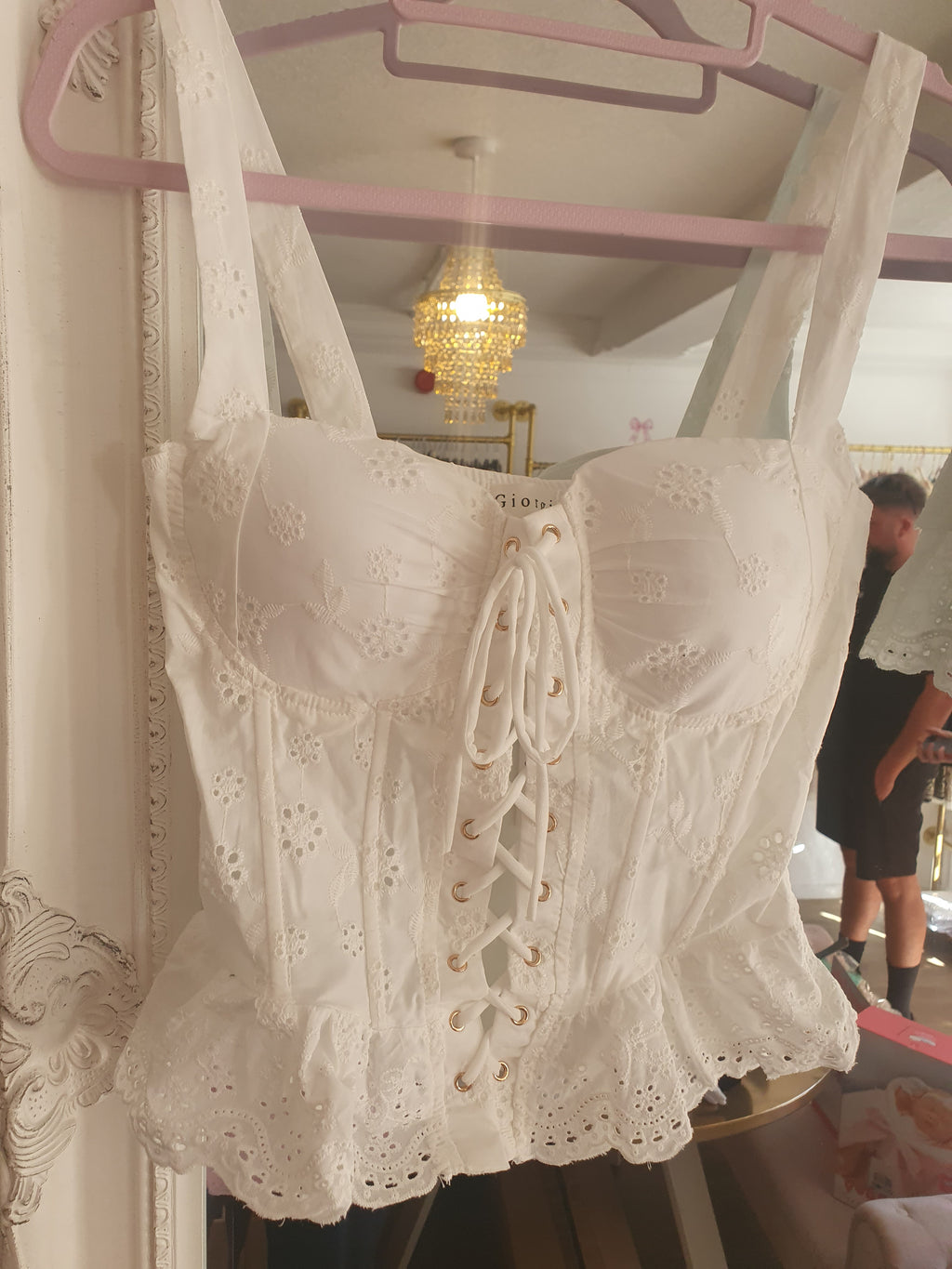White Lilla sets £40✨️