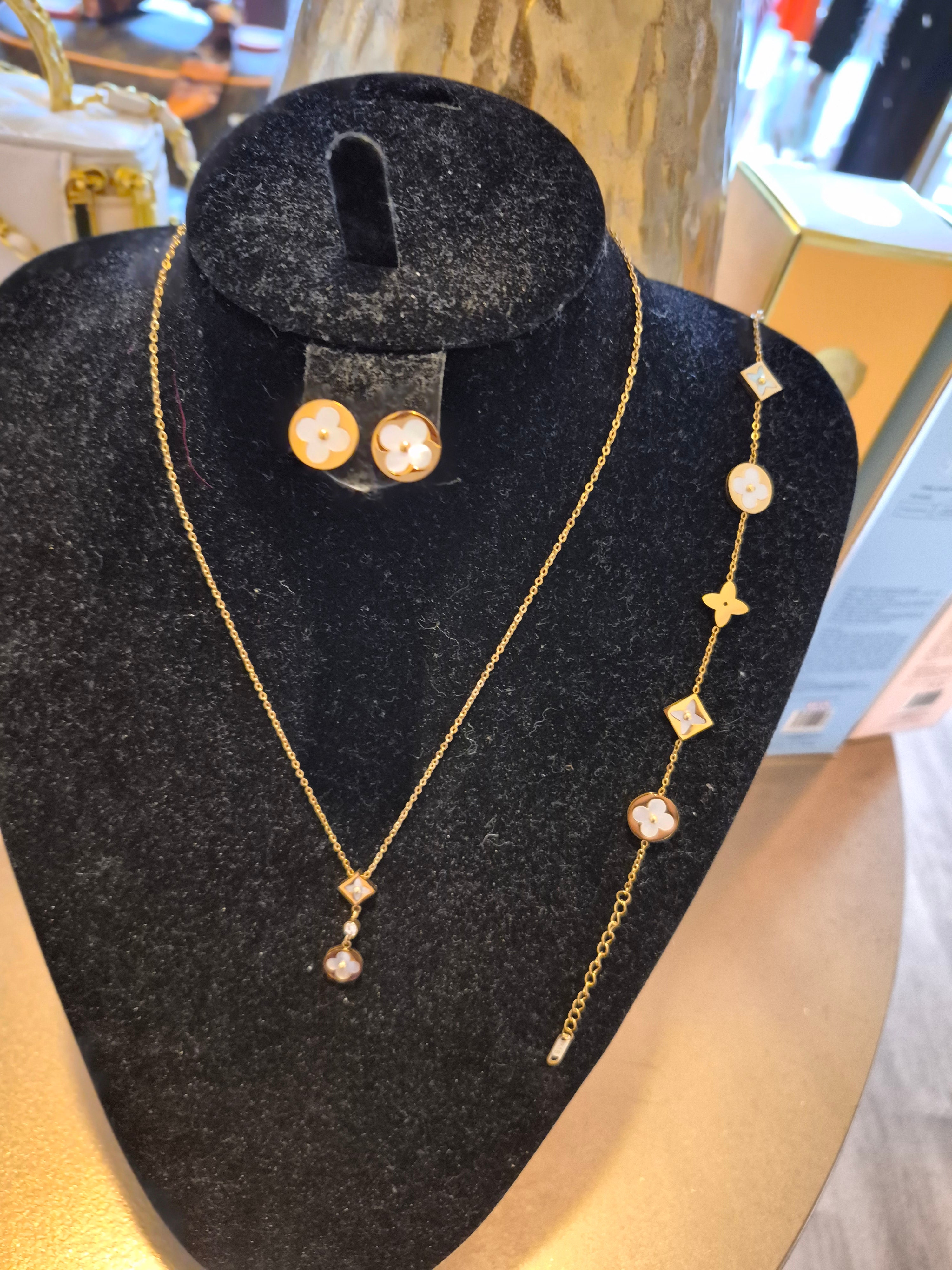 Lv inspired 3 peice set £30✨️